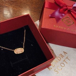 BRAND NEW Kendra Scott Rose Quartz Necklace w Bag